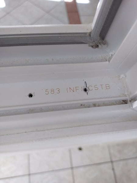 Bloc-fenêtre PVC 610 x 880 - Menuiserie - Montpellier